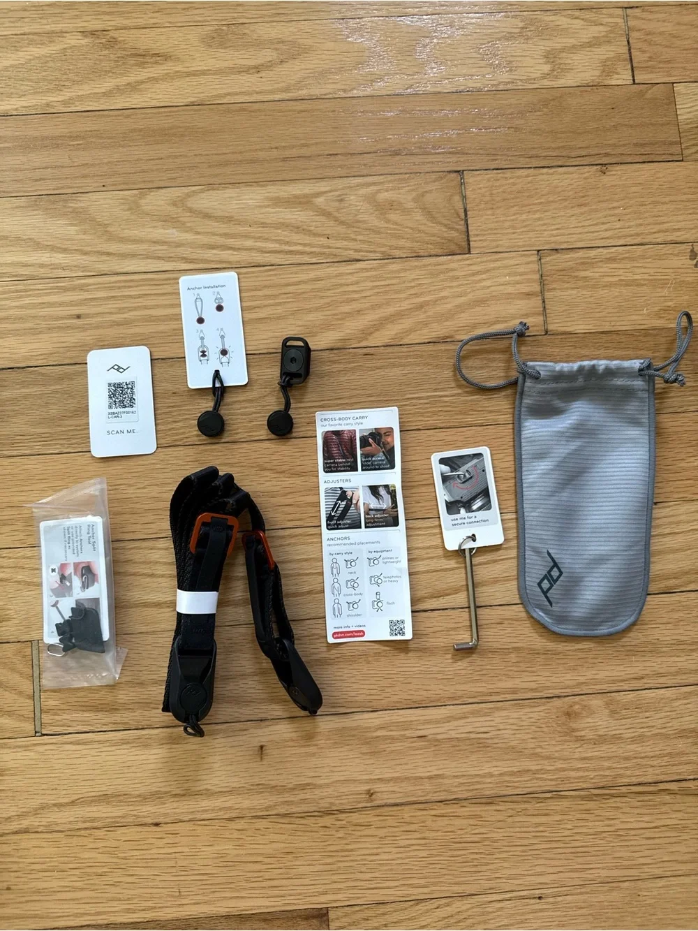 NWT: Peak Design x Carryology LEASH (all products new/unused, without box)